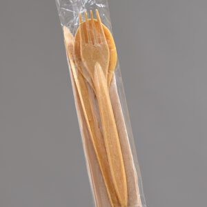 Zestaw sztućców widelec +nóż + łyżka serwetka WPC w folijce