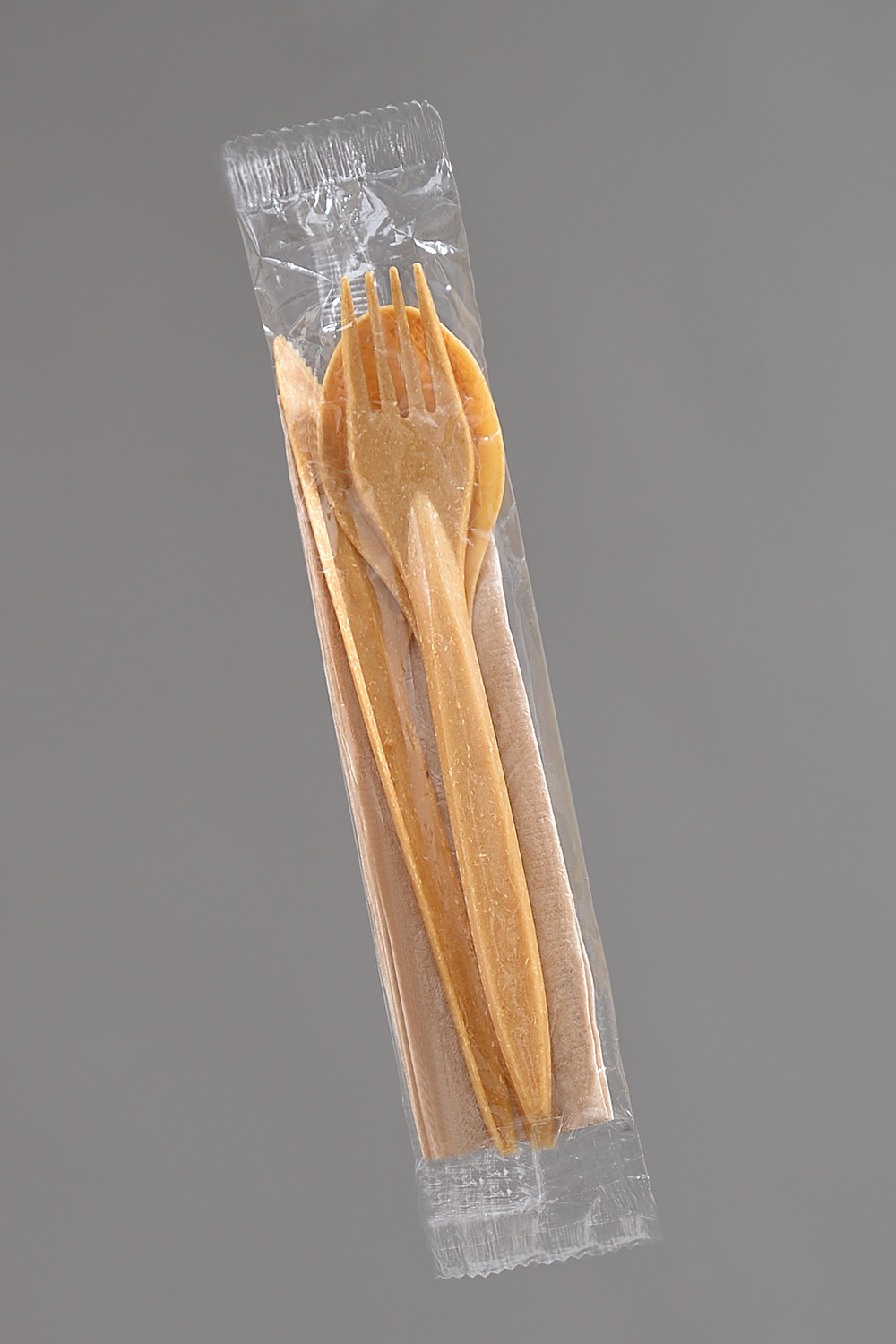 Zestaw sztućców widelec +nóż + łyżka serwetka WPC w folijce